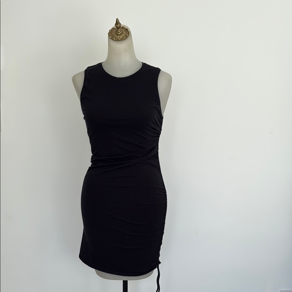 Lululemon Cinch It Dress in Black Women's Size 2 [small] - Picture 2 of 7